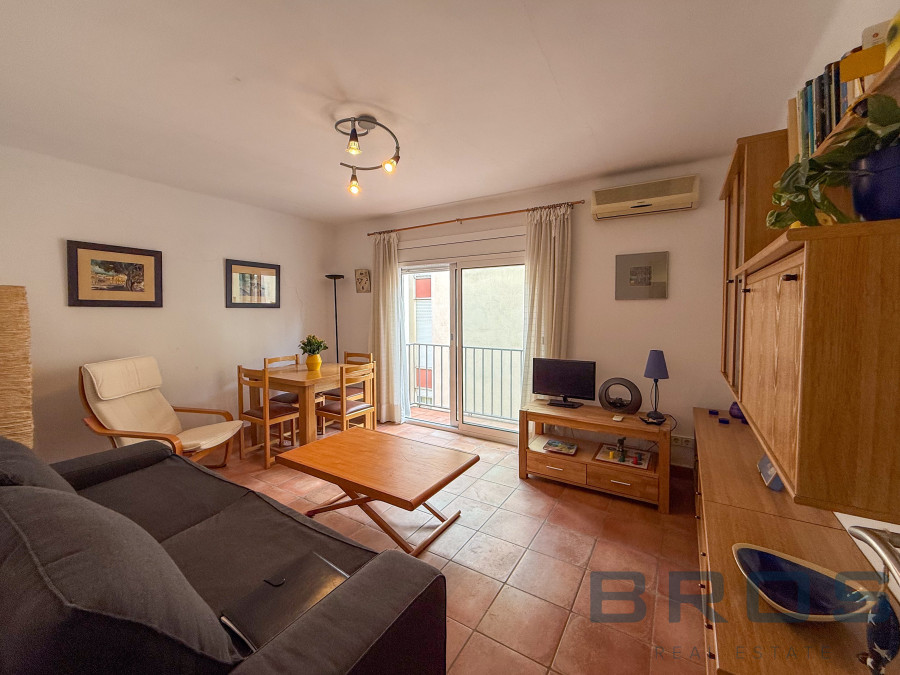 PIS AMB LLICÈNCIA TURÍSTICA, 2 DORMITORIS I BALCÓ – ALTA RENDIBILITAT I OPCIÓ DE REFORMA